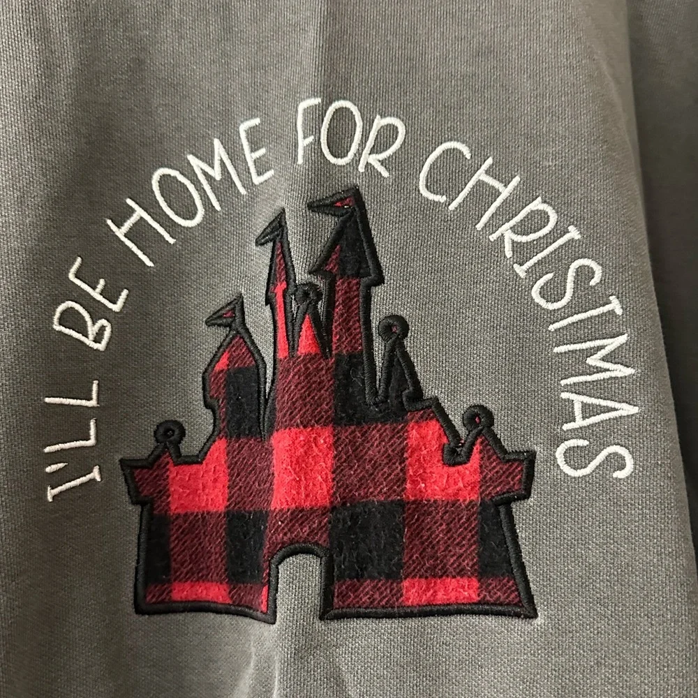 I’LL BE HOME FOR CHRISTMAS DISNEY CASTLE SWEATSHIRT XXL 🎄EUC - Picture 2 of 3